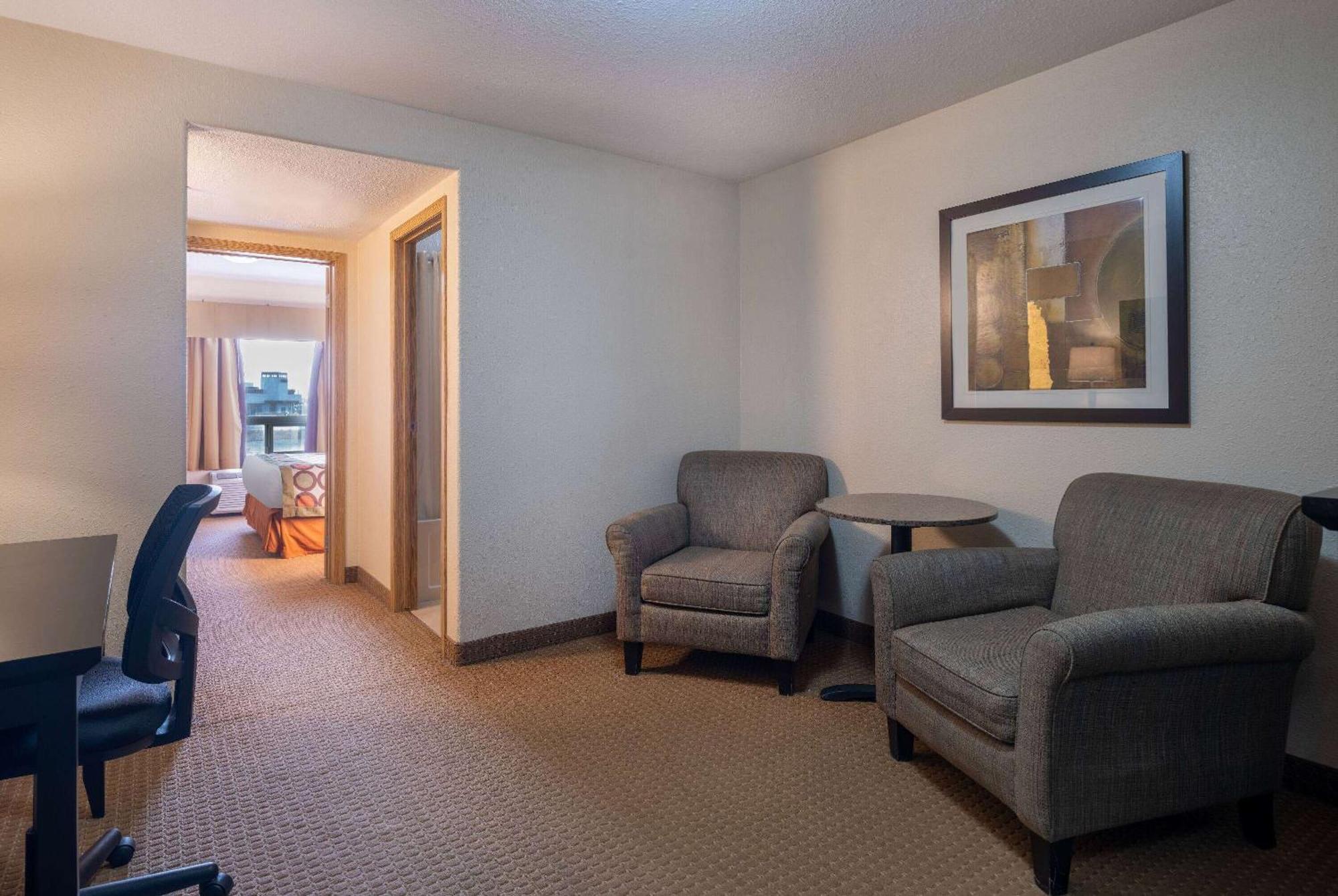 Hotel Super 8 By Wyndham Edmonton International Airport Leduc Esterno foto