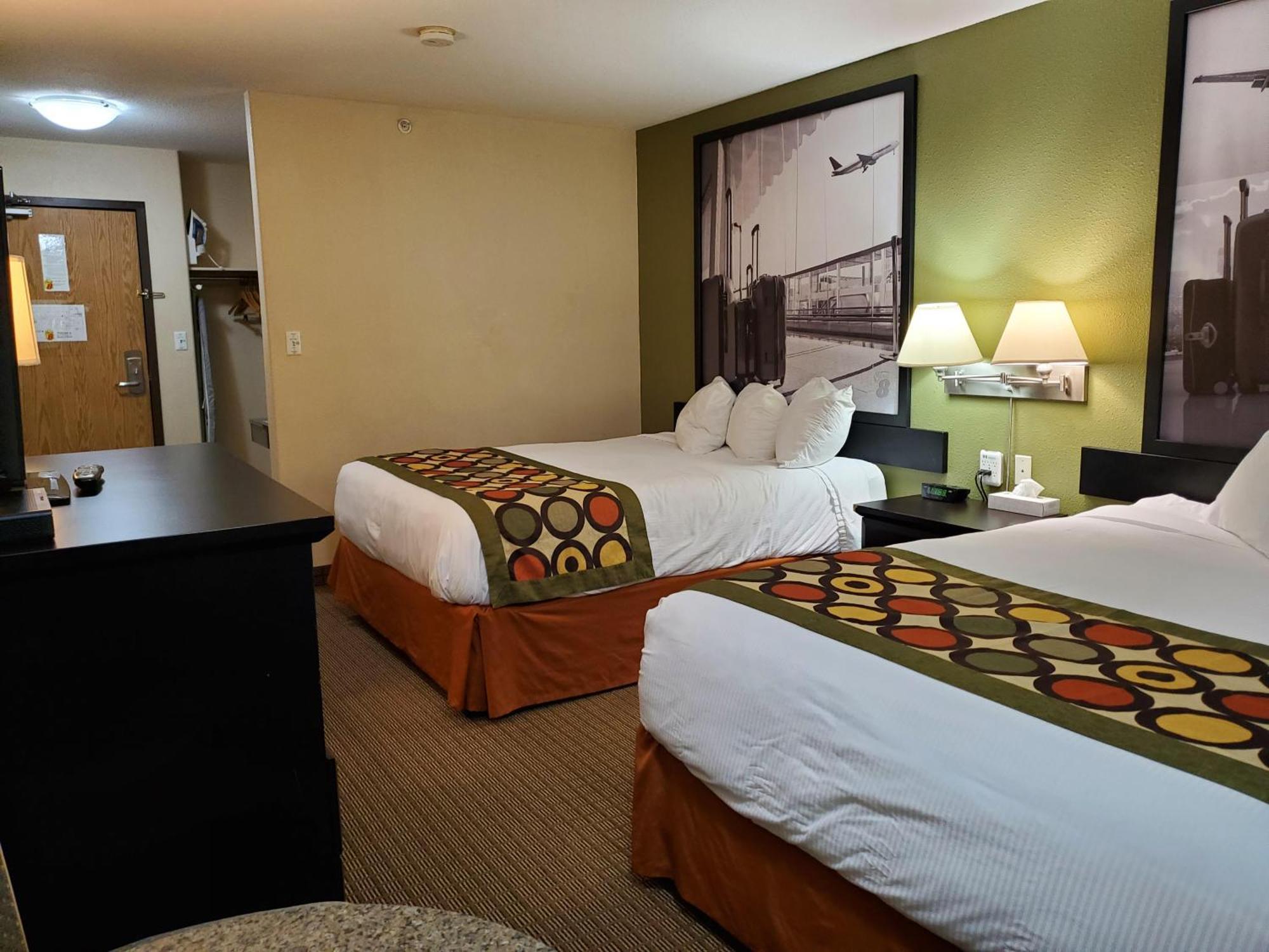Hotel Super 8 By Wyndham Edmonton International Airport Leduc Esterno foto